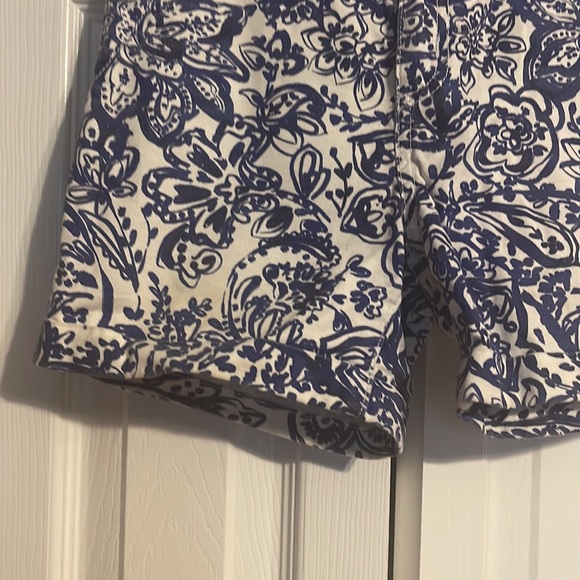 Gap kids Midi Short floral blue and white shorts size 10 - Picture 4 of 8